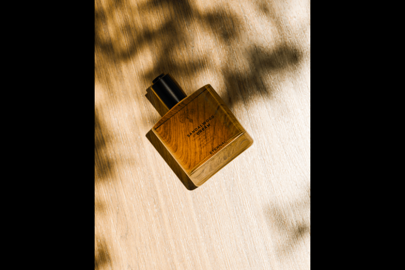 How to Unveil Your Scent Story with Perfume for Women