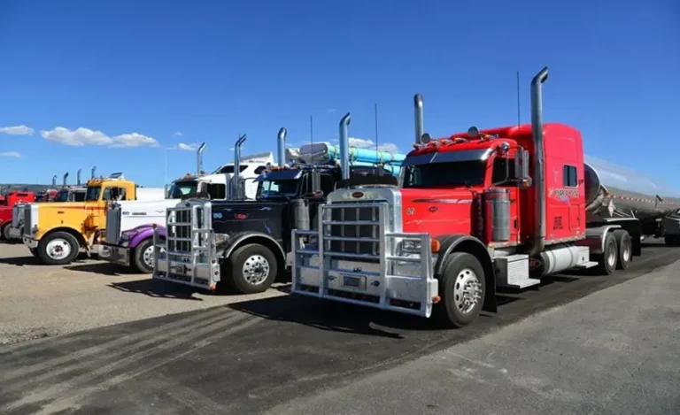 How to Choose the Right Semi Truck Storage Facility for Your Needs