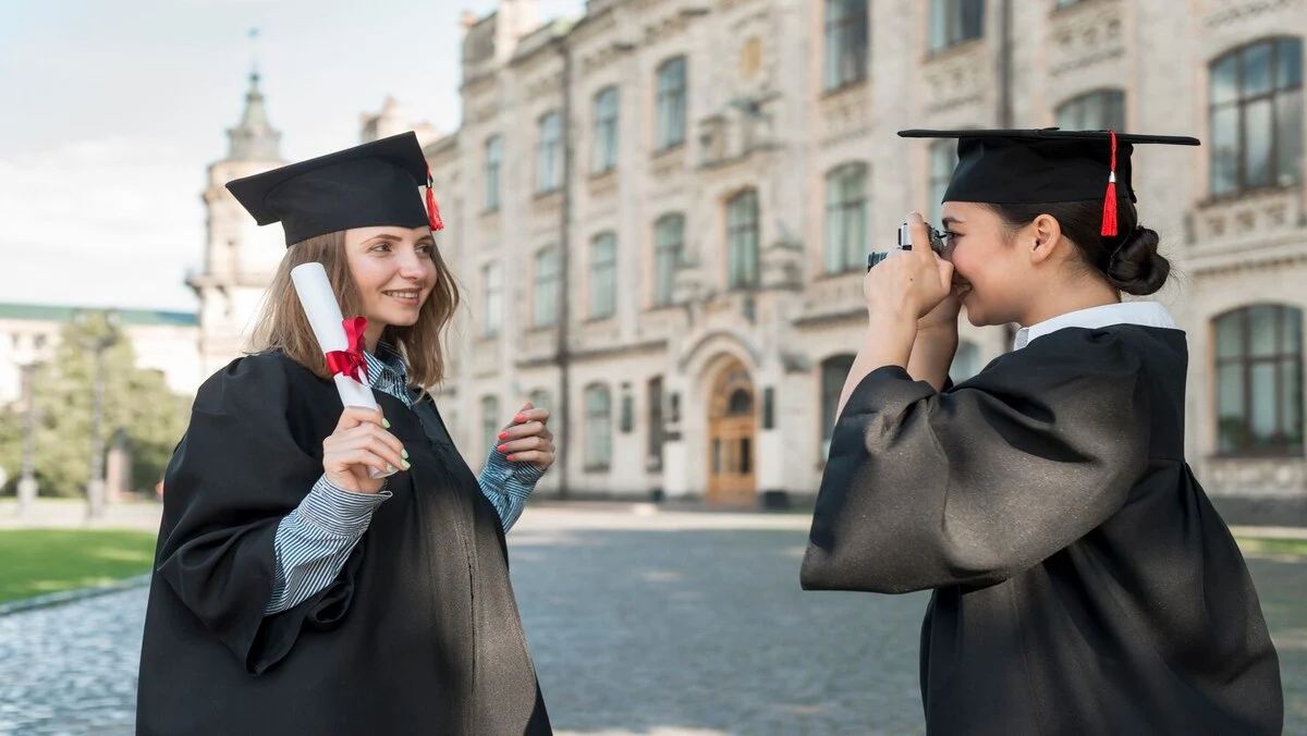 Graduate Schemes vs Direct Entry